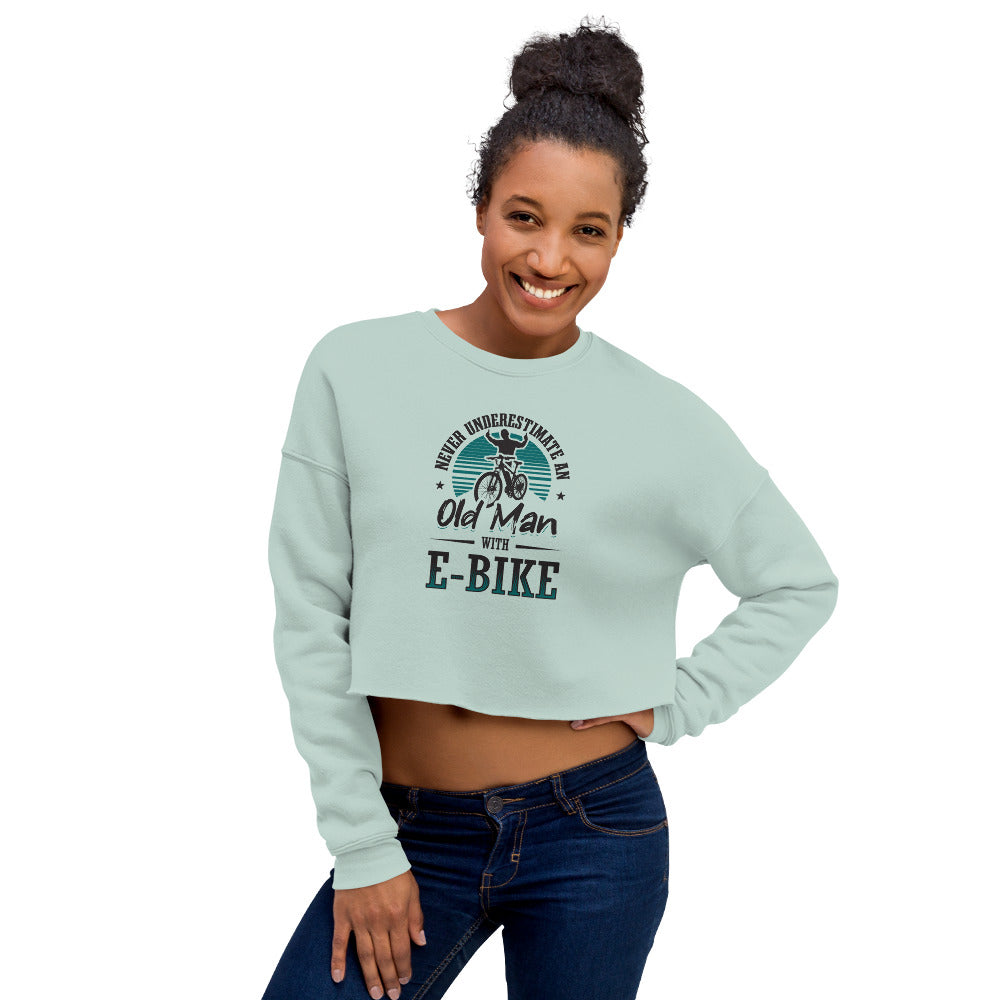 Never Underestimate an Old Man with an E-bike Bella + Canvas 7503 Women's Cropped Sweatshirt